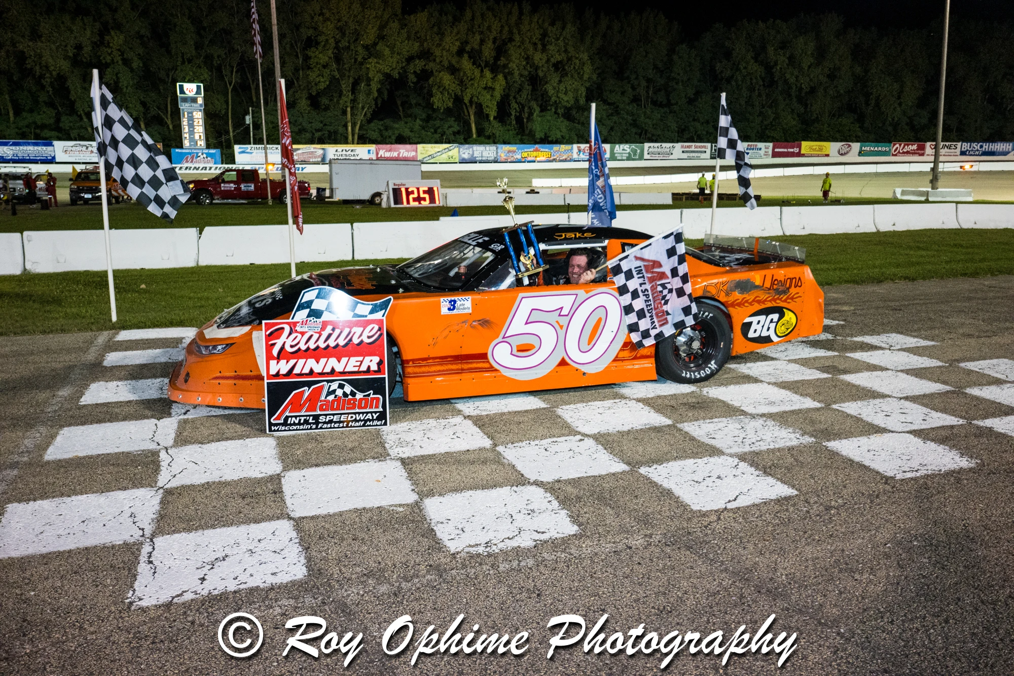 Featured image for “Seven Different Feature Winners and Four Track Champions at Madison Tonight”